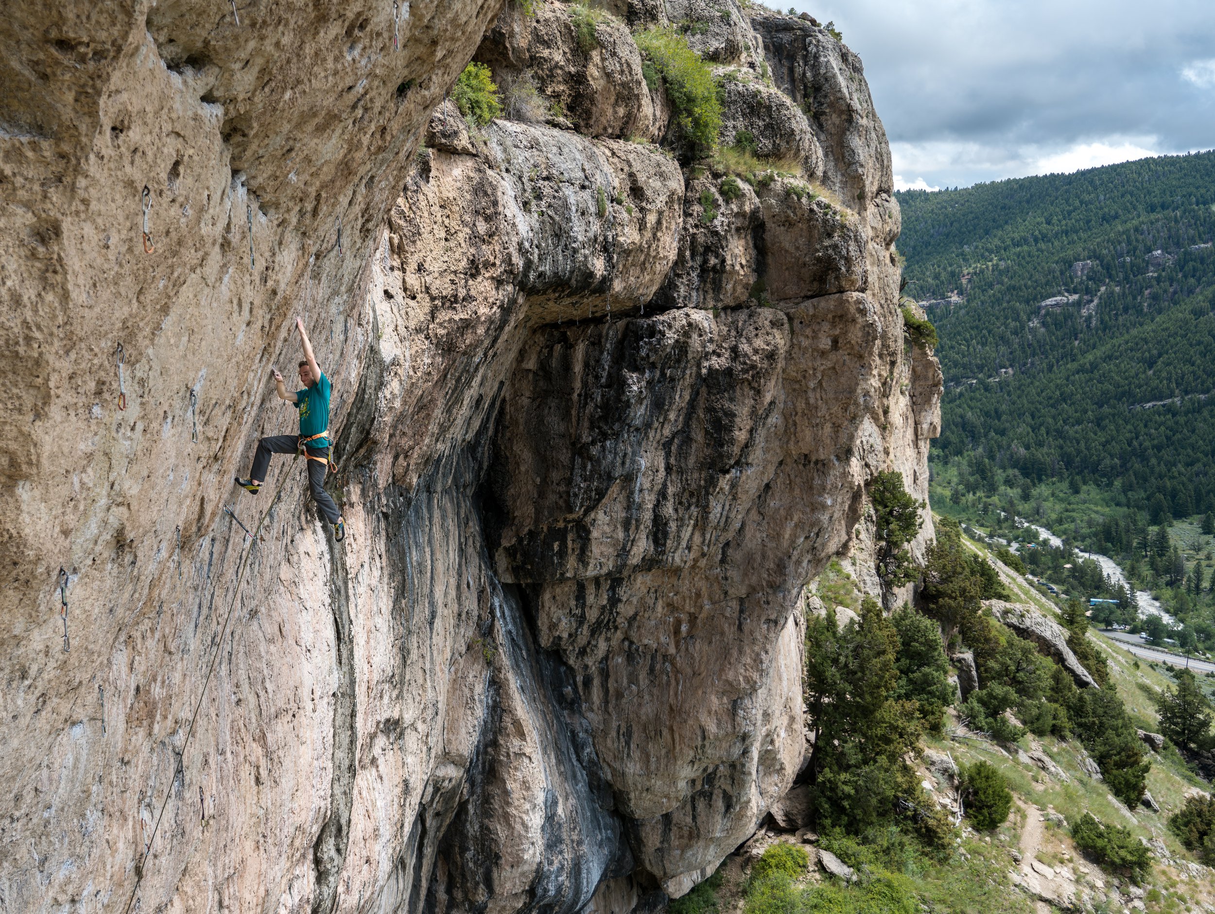 Rock Climbing in 5 Sunkist Wall, The New River Gorge Region